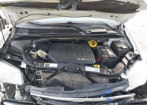 2016 Chrysler Town & Country Touring из США, поврежденный, VIN 2C4RC1BG1GR245985